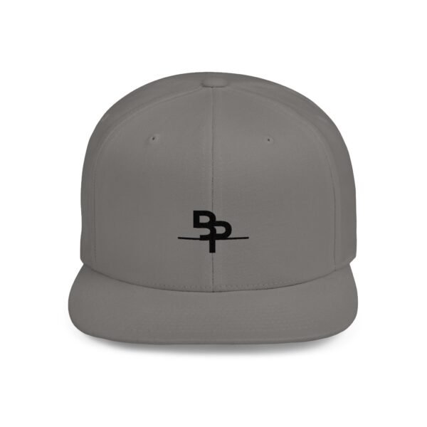 Stylish Flat Bill Snapback Cap for Everyday Wear - Image 4